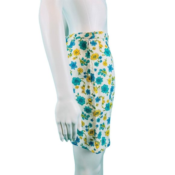 Vintage 1960s Floral Print Shorts Blue Yellow White Cotton | W 26" - Picture 7 of 9